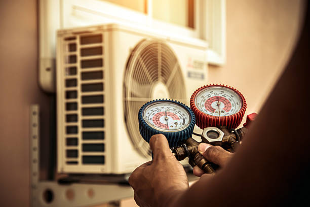 Professional Hvac Maintenance technician working in Lansing, KS